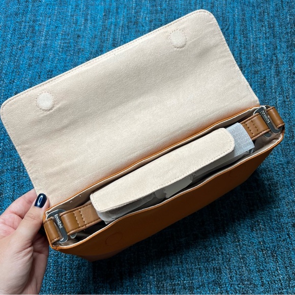 Tomtoc Versatile Switch Daily Crossbody Bag in Khaki - Picture 9 of 9